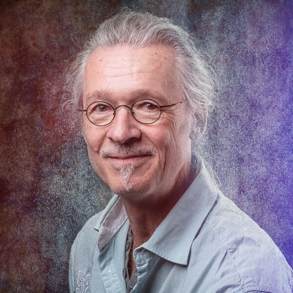 Business Portrait eines Unternehmers im professionellen Studiolight