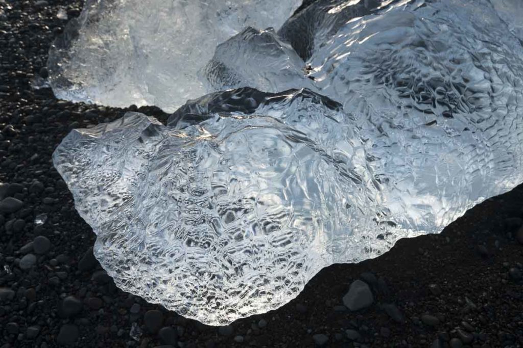 Eisbrocken an der Gletscherlagune