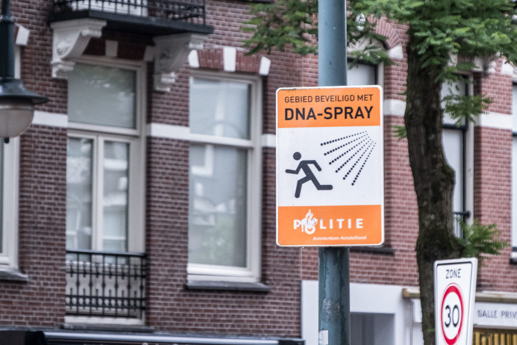 DNA Spray im Einsatz